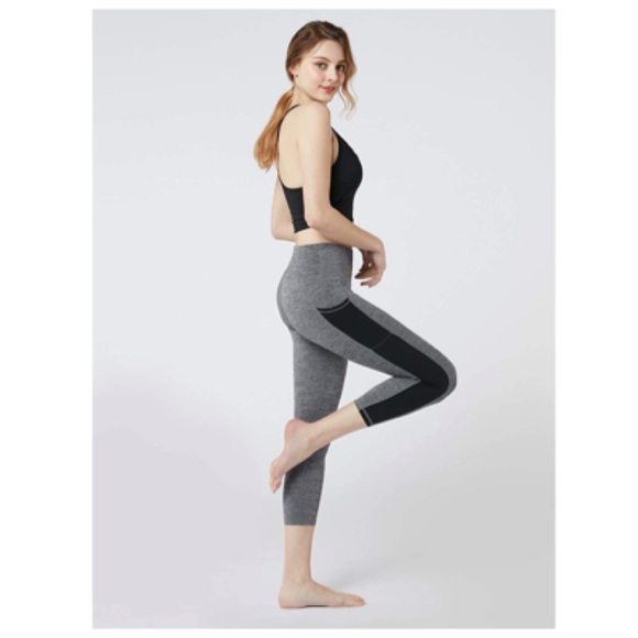 NWT High Waist Yoga Leggings With Pocket Medium - Picture 6 of 6